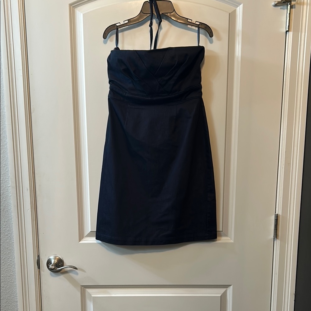 New York & Co Denim Dress size 4. Can we worn strapless or with straps.